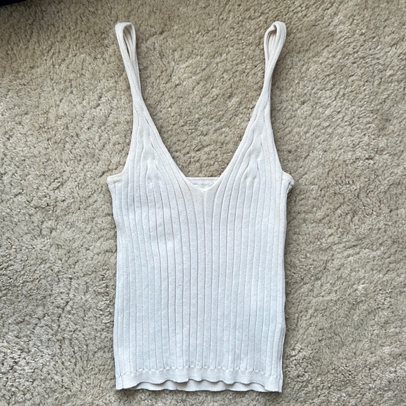 H&M Cream Ribbed Sweater V-Neck Tank - XS - Picture 1 of 4